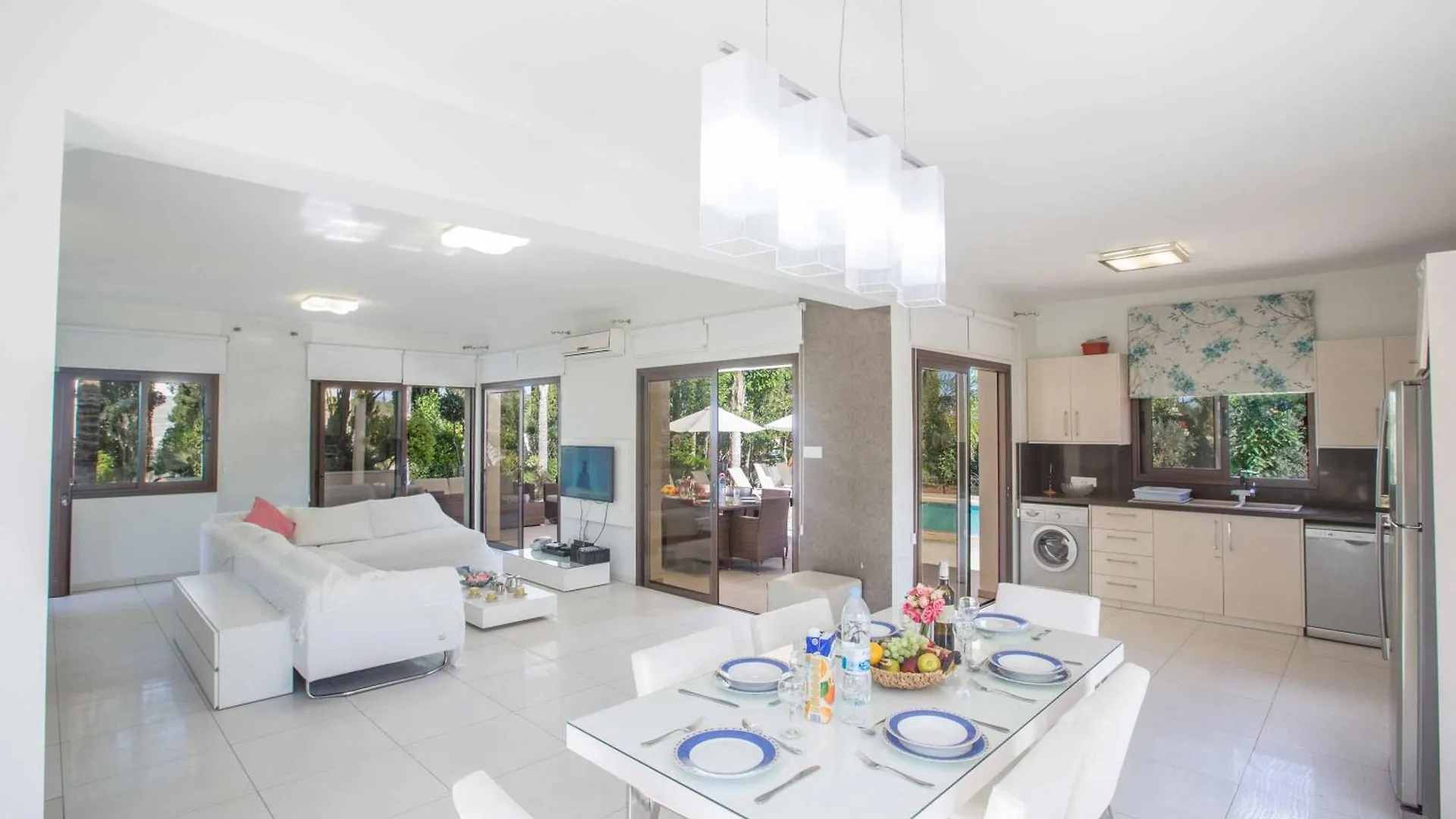 Protaras Demetra Villa קפריסין
